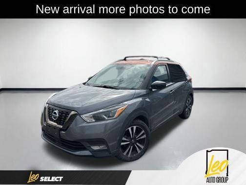Gun Metallic / Monarch Orange 2020 Nissan Kicks SR