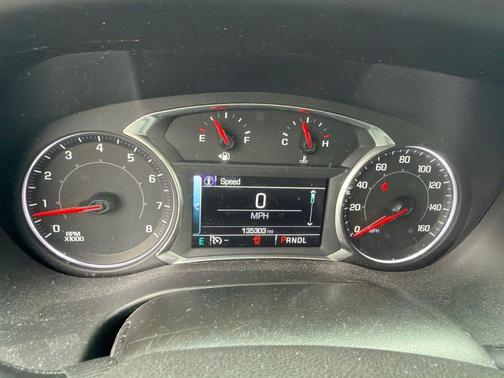Iridium Metallic 2017 GMC Acadia SLT-1