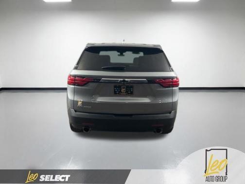 Sterling Gray Metallic 2023 Chevrolet Traverse LS