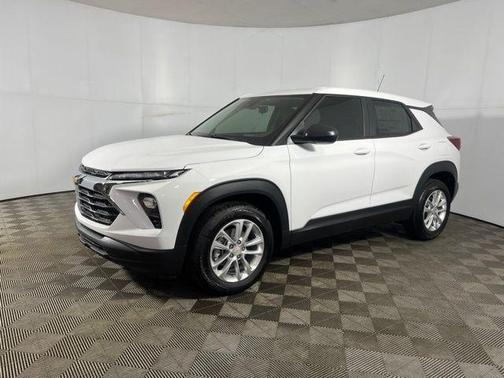 Summit White 2026 Chevrolet Trailblazer LS