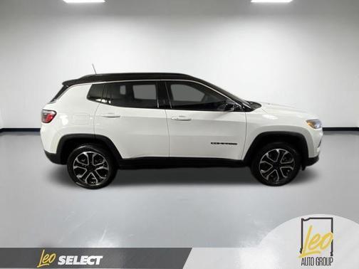 Bright White Clearcoat 2023 Jeep Compass Limited