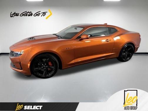 Vivid Orange Metallic 2022 Chevrolet Camaro LT1