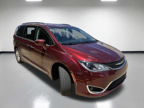 Velvet Red Pearlcoat 2019 Chrysler Pacifica Touring-L