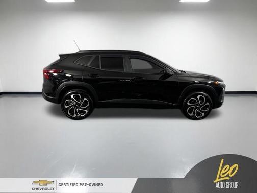 Mosaic Black Metallic 2025 Chevrolet Trax 2RS