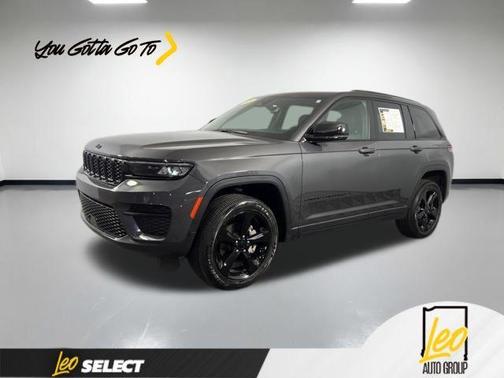 Metallic 2024 Jeep Grand Cherokee Laredo