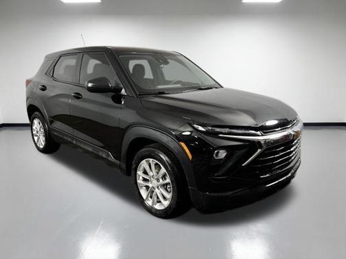 Mosaic Black Metallic 2025 Chevrolet Trailblazer LS