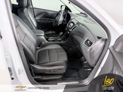 Iridescent Pearl Tricoat 2023 Chevrolet Equinox Premier