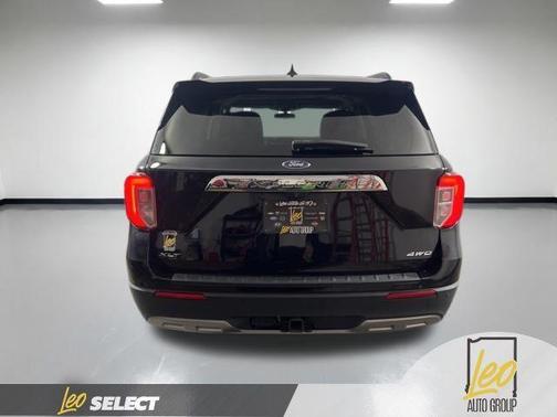 Black Metallic 2022 Ford Explorer XLT