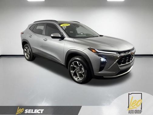 Sterling Gray Metallic 2024 Chevrolet Trax LT