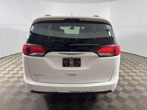 Bright White Clearcoat 2020 Chrysler Pacifica Touring-L Plus