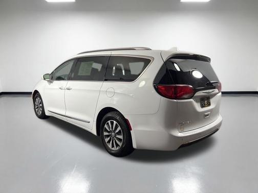 Bright White Clearcoat 2020 Chrysler Pacifica Touring-L Plus