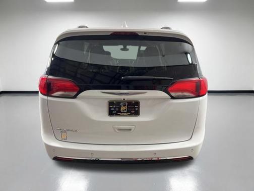 Bright White Clearcoat 2020 Chrysler Pacifica Touring-L Plus