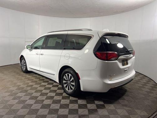 Bright White Clearcoat 2020 Chrysler Pacifica Touring-L Plus