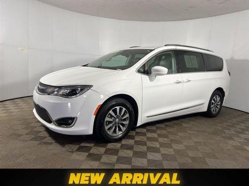 Bright White Clearcoat 2020 Chrysler Pacifica Touring-L Plus