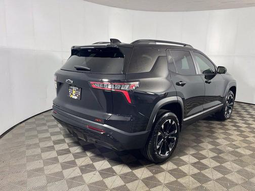 Mosaic Black Metallic 2027 Chevrolet Equinox RS