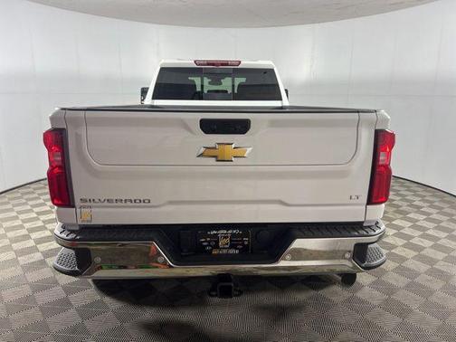 Summit White 2026 Chevrolet Silverado 3500 LT