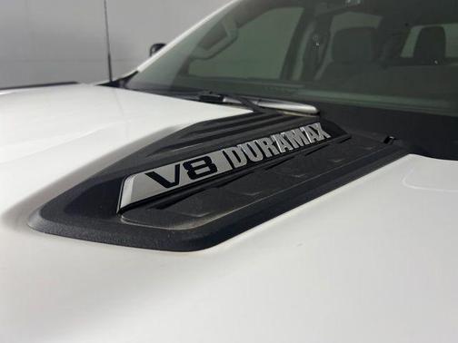 Summit White 2026 Chevrolet Silverado 3500 LT