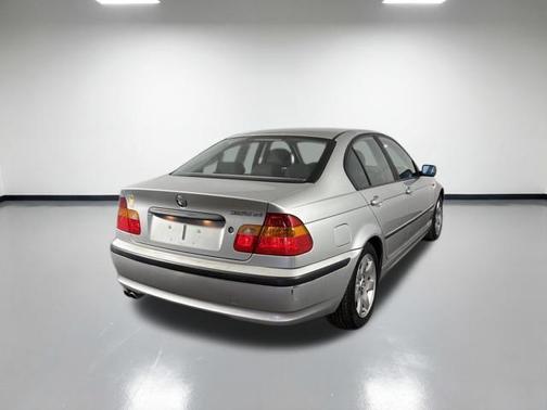 2003 BMW 325 xi