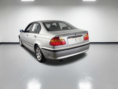 2003 BMW 325 xi