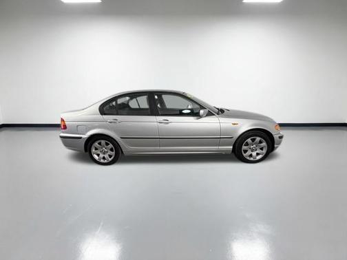 2003 BMW 325 xi