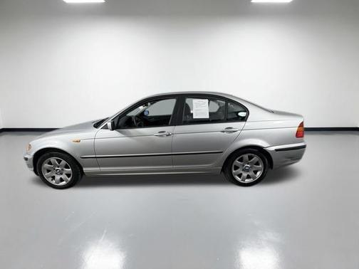2003 BMW 325 xi