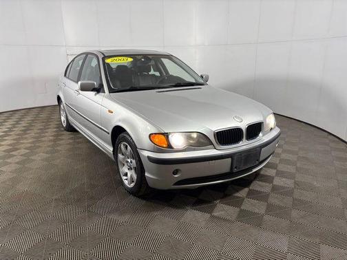 2003 BMW 325 xi
