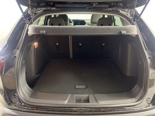 Mosaic Black Metallic 2026 Chevrolet Trax ACTIV