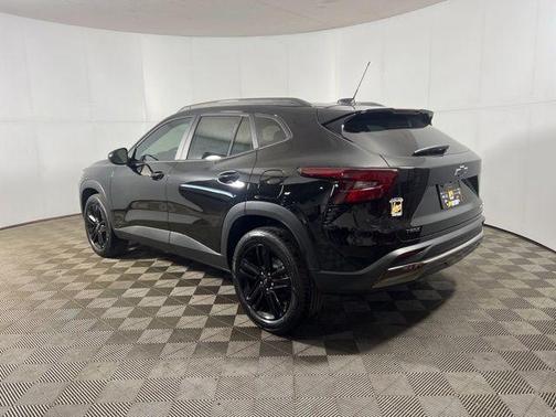 Mosaic Black Metallic 2026 Chevrolet Trax ACTIV