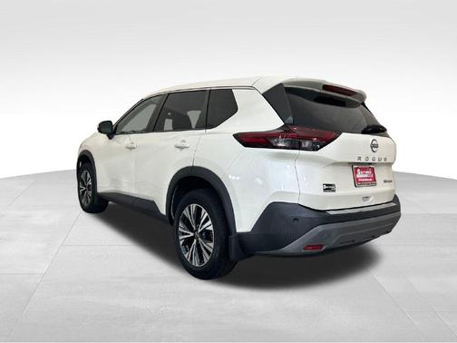 Pearl White Tricoat 2022 Nissan Rogue SV