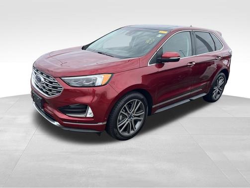 Ruby Red Metallic 2019 Ford Edge Titanium