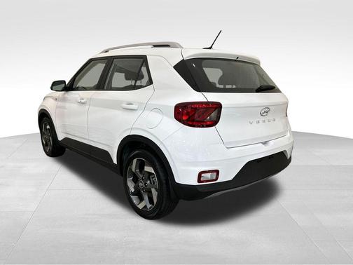 Lunar White 2026 Hyundai VENUE SEL