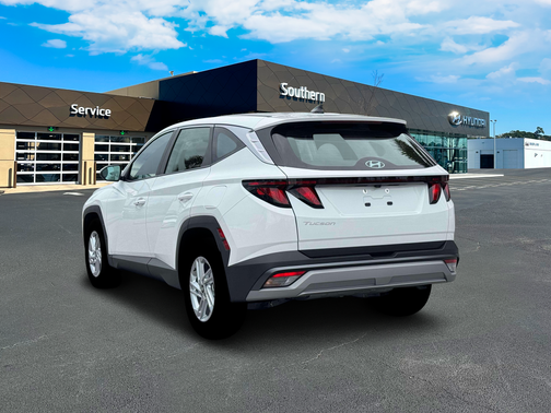 2026 Hyundai TUCSON SE