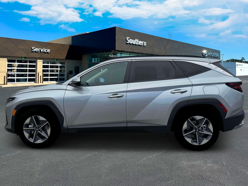 Shimmering Silver 2026 Hyundai TUCSON SEL