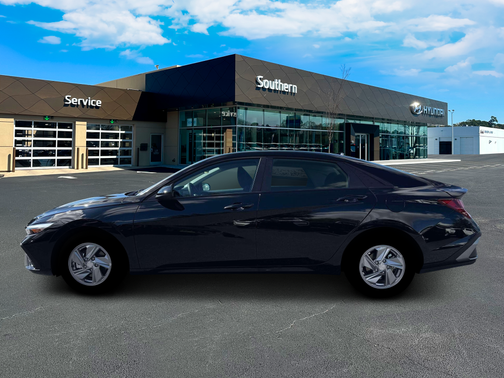 Abyss Black 2026 Hyundai ELANTRA SE