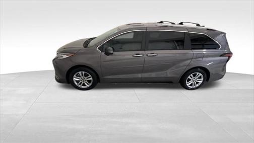 2022 Toyota Sienna Limited 7-Passenger