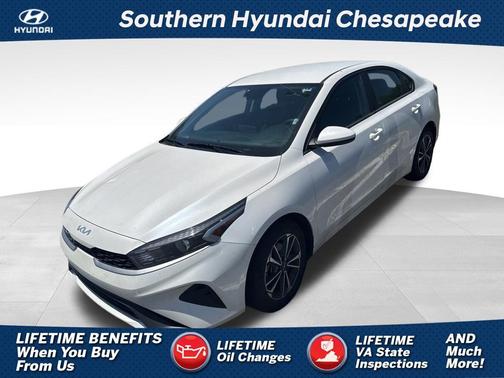 Snow White Pearl 2024 Kia Forte LXS