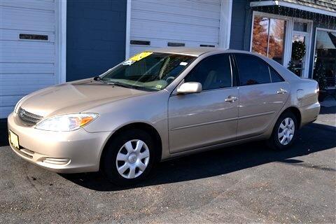 Photo 3 of 15 of 2004 Toyota Camry LE