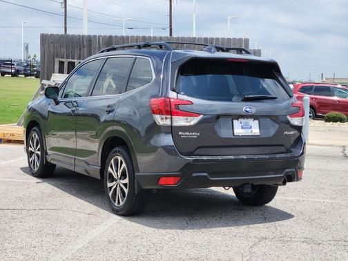 Magnetite Gray Metallic 2023 Subaru Forester Limited