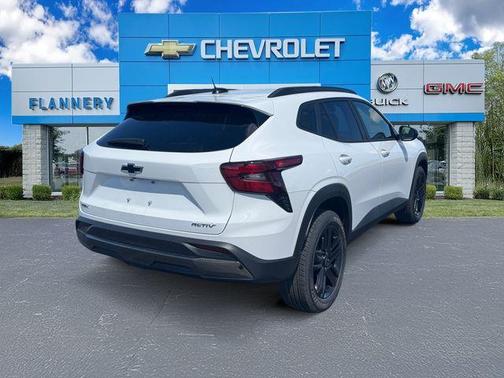 Summit White 2026 Chevrolet Trax ACTIV