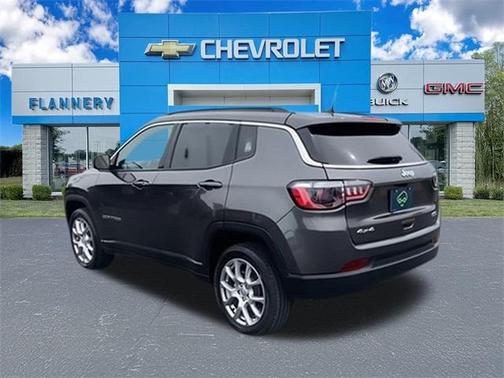 2022 Jeep Compass Latitude Lux