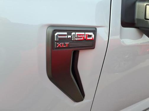 SPACE WHITE METALLIC 2022 Ford F-150 XLT