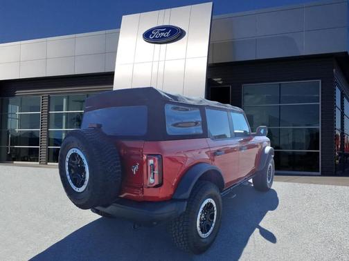 HOT PEPPER RED MET TINT CC 2022 Ford Bronco BADLANDS