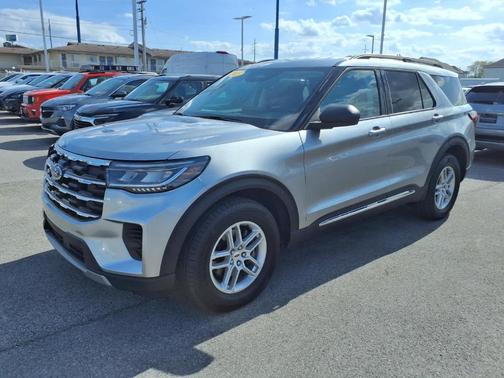 Iconic Silver Metallic 2025 Ford Explorer Active