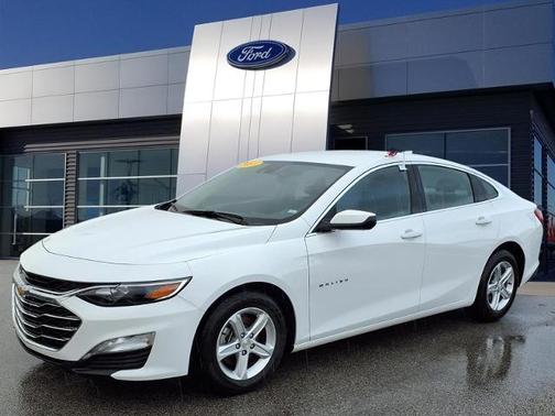 Summit White 2023 Chevrolet Malibu LT W/1LT