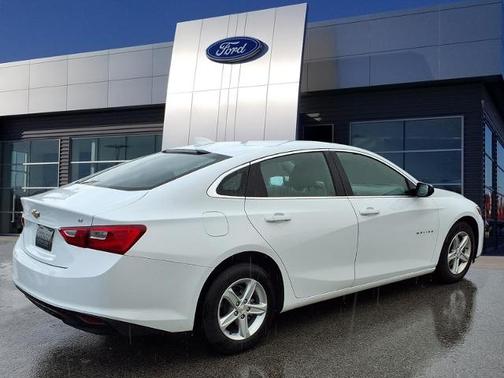 Summit White 2023 Chevrolet Malibu LT W/1LT