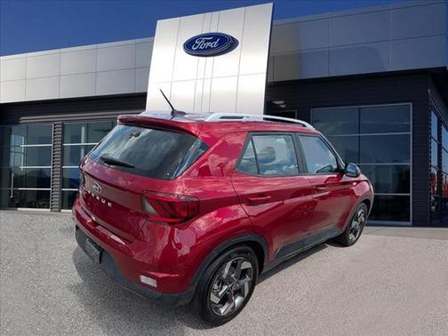 2024 Hyundai VENUE SEL