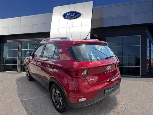 2024 Hyundai VENUE SEL