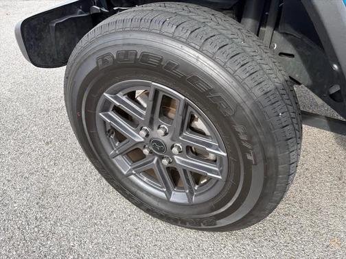 2024 Jeep Gladiator Sport