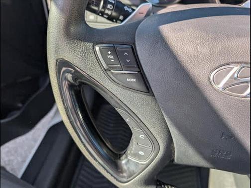 2013 Hyundai SONATA SE