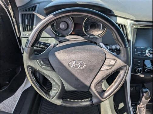 2013 Hyundai SONATA SE